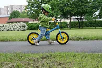 Regeln für Kinder mit Laufrädern